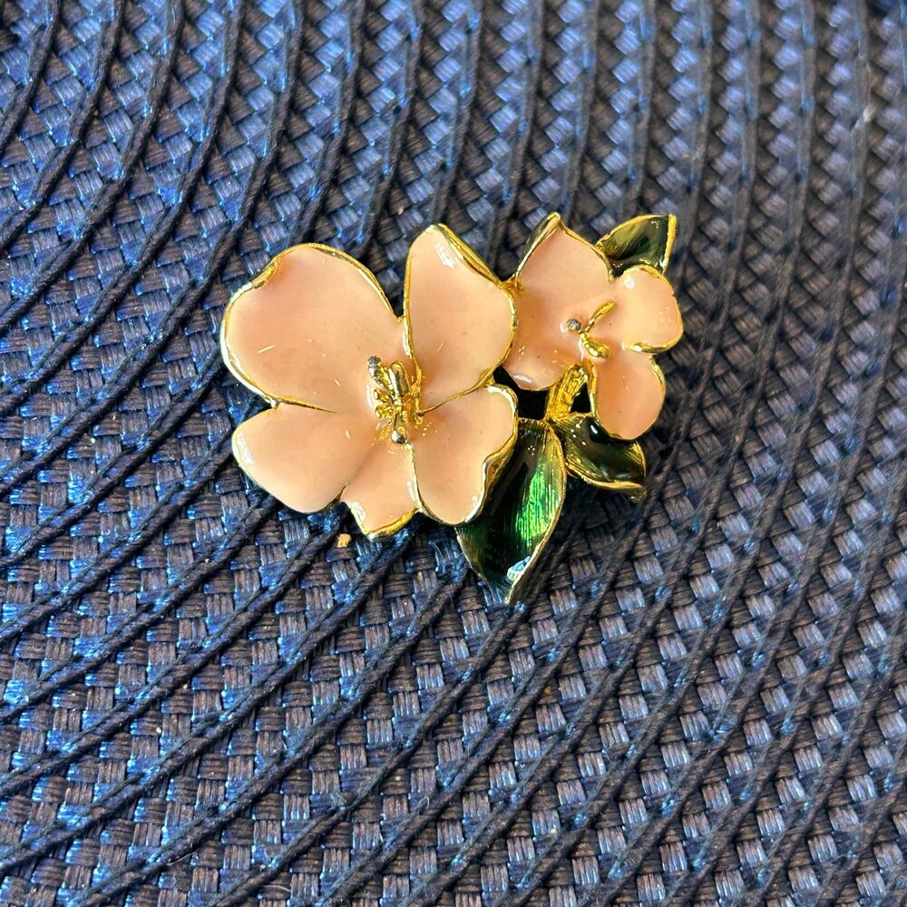 Vintage Gold Tone Dogwood Blossom Floral Spray Brooch